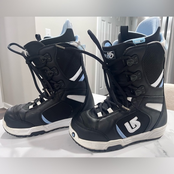 Coco Burton Snowboard Boots - Picture 1 of 9